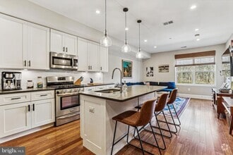 Building Photo - 2221 M St NE
