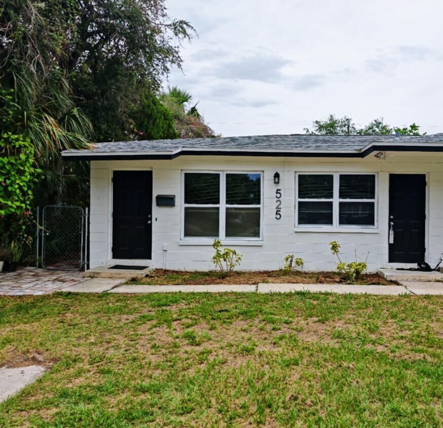 Foto principal - Charming 2-Bedroom Duplex Near Fossil Park...