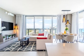 Building Photo - 4112 Jimmy Buffett Mem Hwy