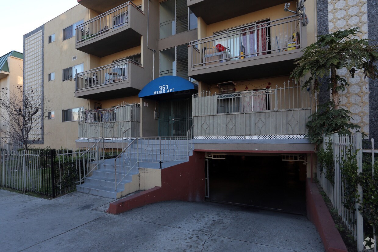 Building Photo - Menlo Apartments