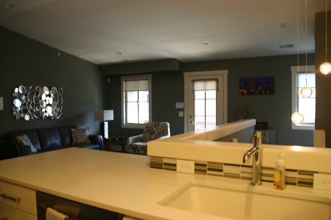 Foto del edificio - 2036 Celadon Dr NE