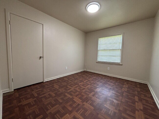 Foto del edificio - 2707 E 9th St