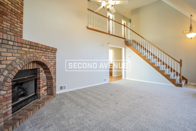 Building Photo - 1719 N Ashley DR