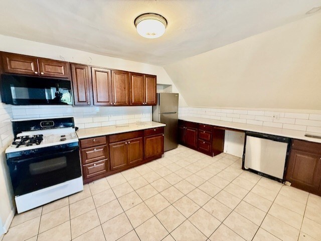 Building Photo - 10-12-12 Timothy Ave