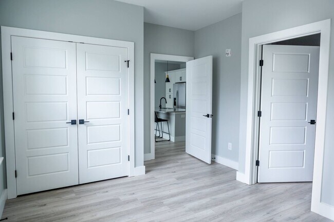 Foto del interior - Tryon Flats – Modern Student Living Near NC State