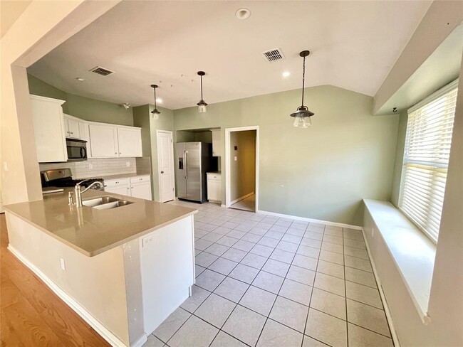 Building Photo - 7008 Auckland Dr