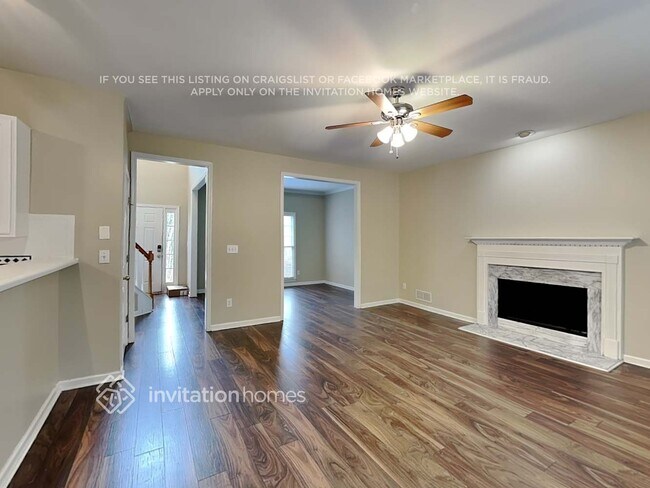 Foto del edificio - 404 Willowbrook Ct