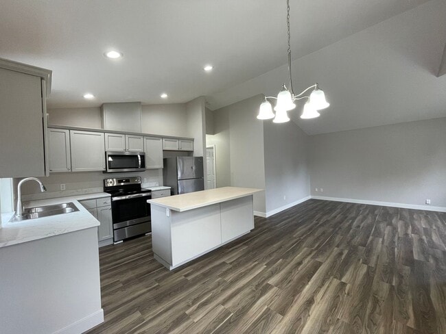 Photo - Kent - Cozy 3 bedroom / 2 bathroom Rambler House