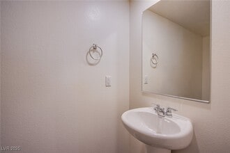 Building Photo - 4949 Fern Mesa Ave