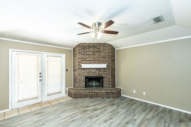 Building Photo - Cute 3 Bedroom Home in South Lubbock