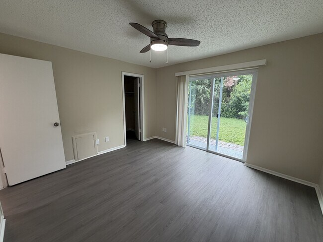 Interior Photo - 5290 70th Ave N, Pinellas Park, FL 33781