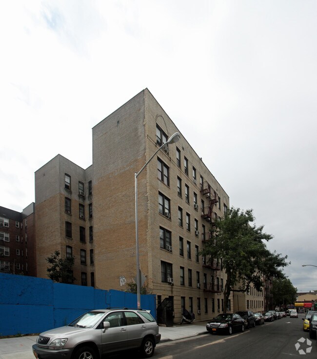 Building Photo - 86-22 Dongan Ave