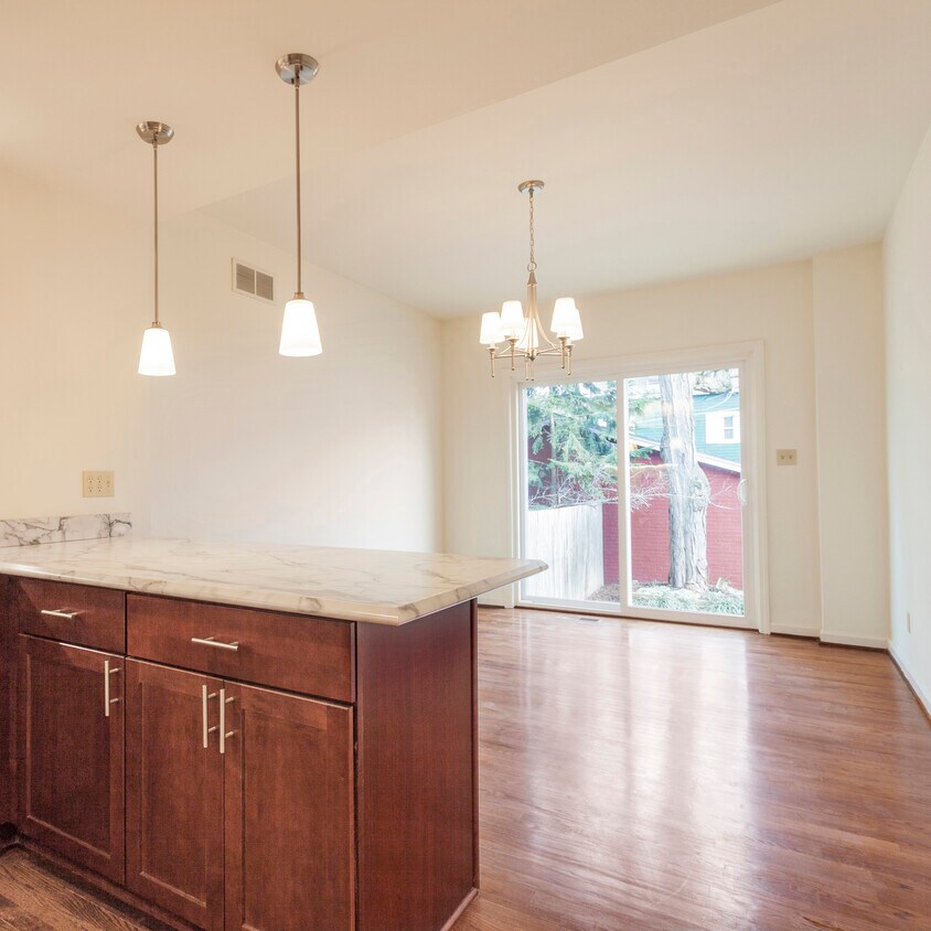 Primary Photo - 333 Denniston St