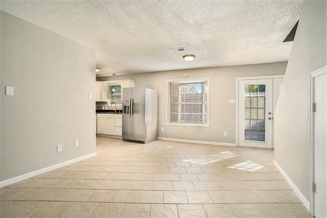 Building Photo - 2701 3rd Ave N