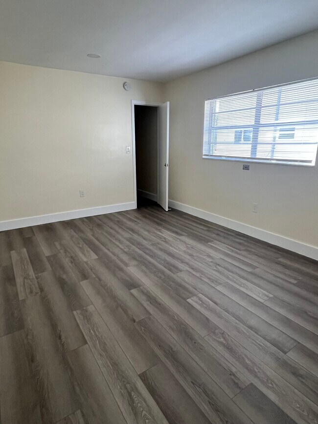 Foto del edificio - 1747 Rodman St