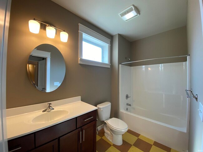 Foto del edificio - 421 E Hillside Dr