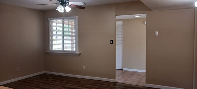 Foto del edificio - Beautifully Crafted 3 Bed 2 Bath Home in T...