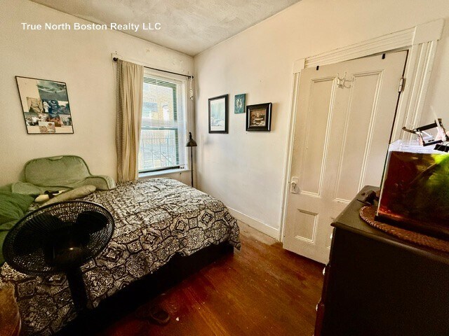 Building Photo - 206 Hanover St