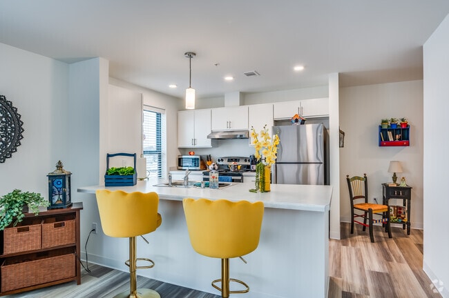 Interior Photo - Berkshire Ashwaubenon