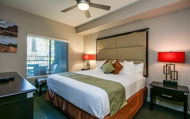 Building Photo - 5450 E Deer Valley Dr