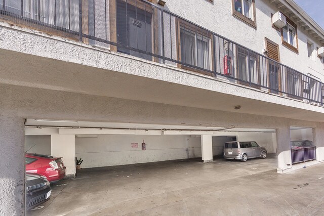 Foto del edificio - 6123 Eleanor Ave