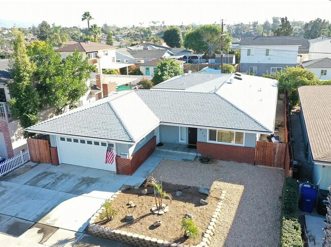 Building Photo - 5617-5621 Dorothy Dr