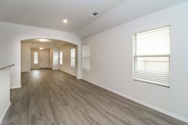 Foto del edificio - 8229 Runner Oak Ln