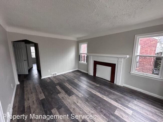 Building Photo - 4 br, 1 bath House - 11494 Wayburn
