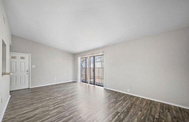 Building Photo - 396 Duroux Rd