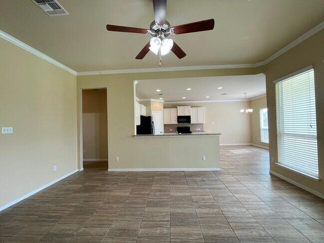 Building Photo - 409 Cross Dr.