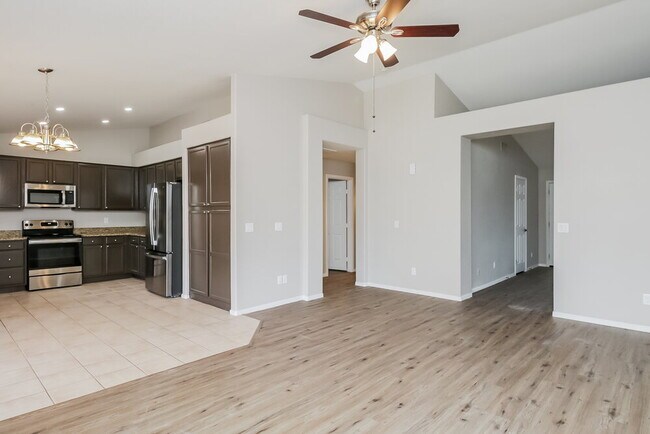 Foto del edificio - 6351 E Regina St