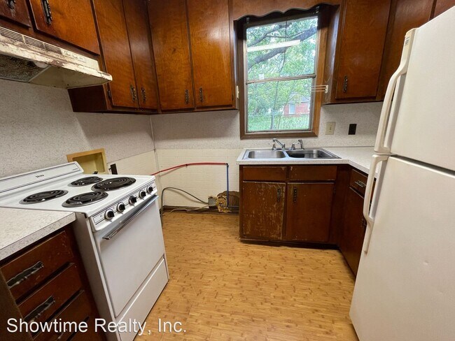 Building Photo - 2 br, 1 bath House - 4008 Maple Circle