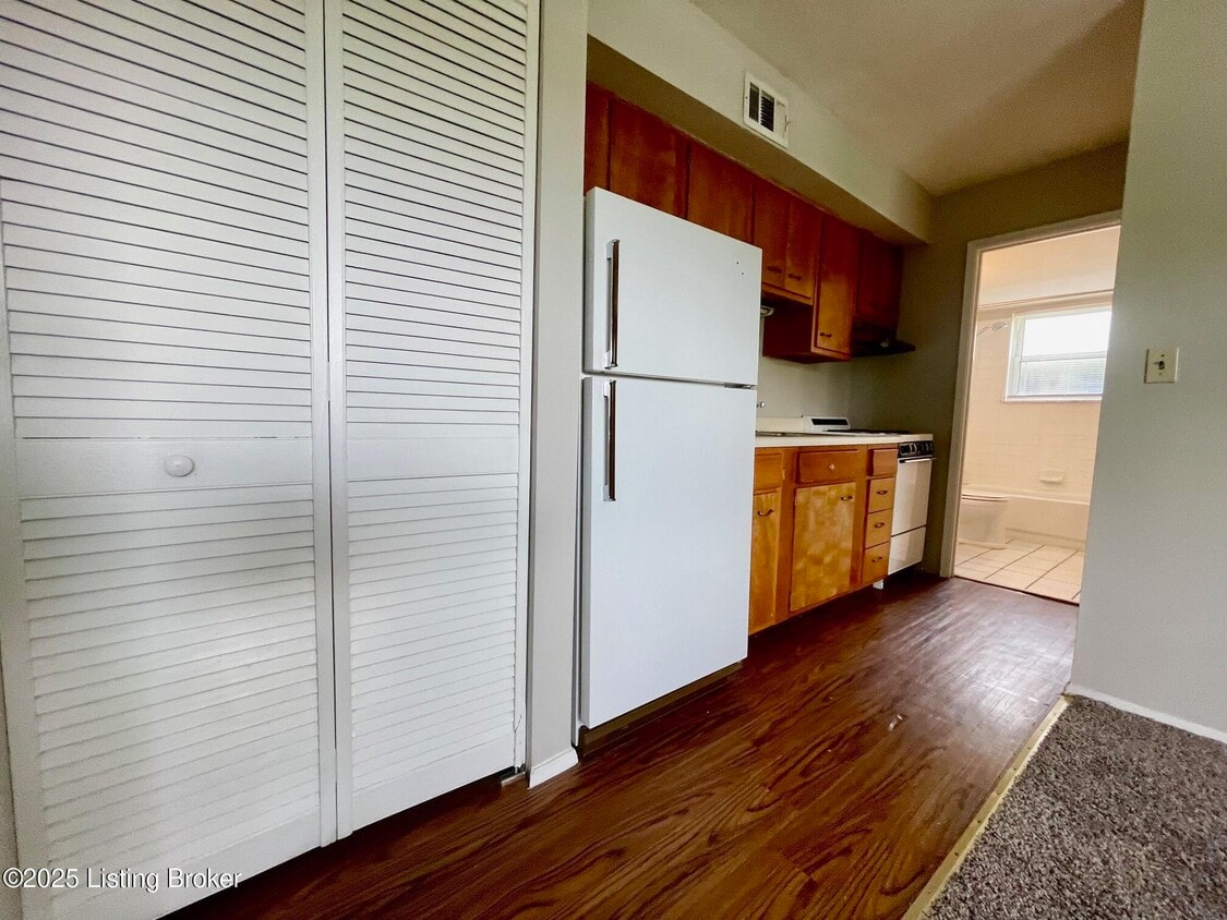 Building Photo - 2504 Langdon Dr