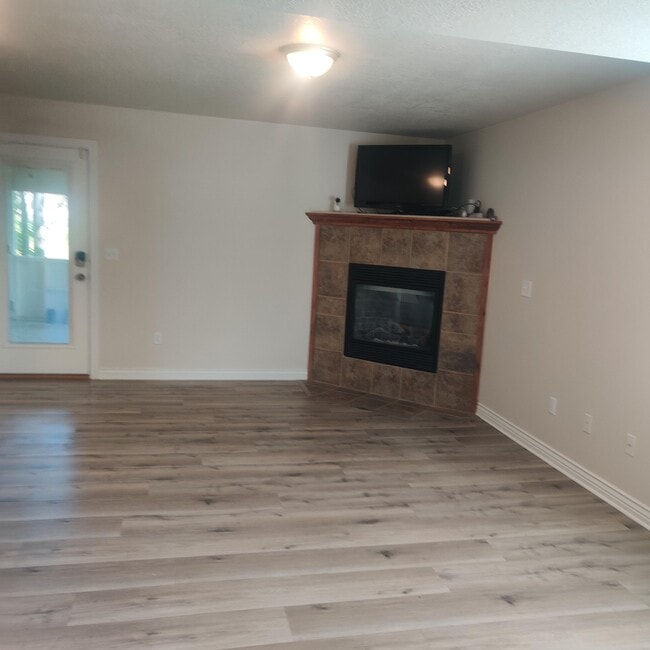 Fireplace in livingroom - 1898 W Clark Ln