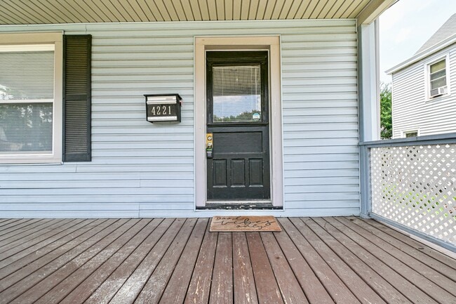 Building Photo - 4221 Bell St