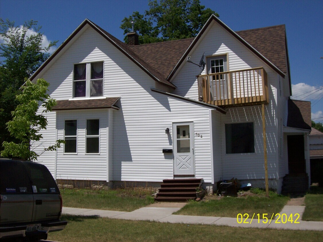 Primary Photo - 708 Jones St