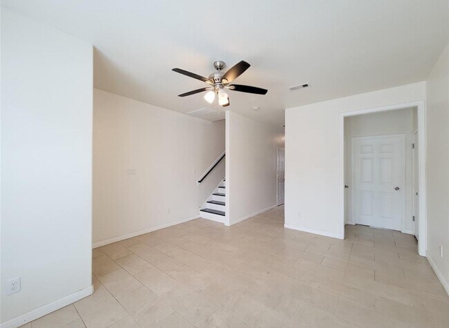 Building Photo - 6805 Larkstone St