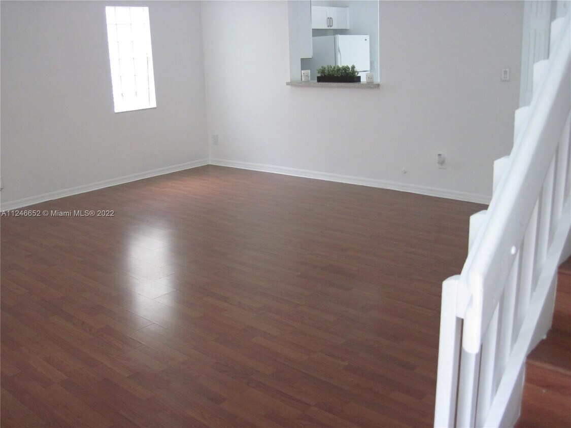 Foto principal - 16053 Emerald Cove Rd