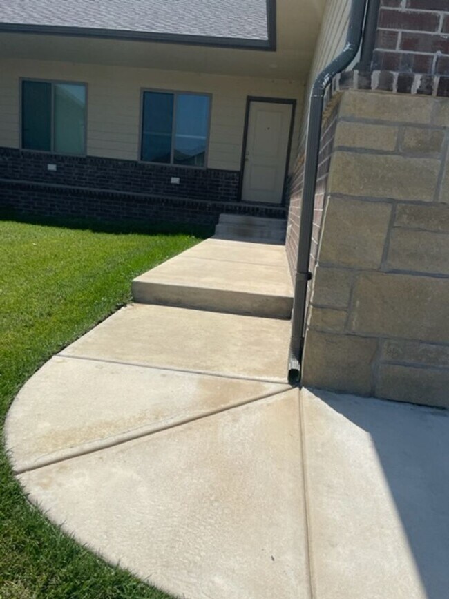 Foto del edificio - 12813/15 E Timber Lake Ct