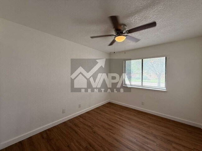 Foto del edificio - 13811 Flairwood St