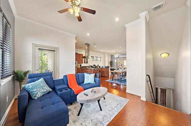 Building Photo - 1607 Bass St