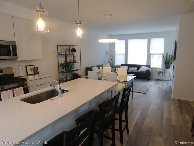 Foto del edificio - 2500 Normandy Rd