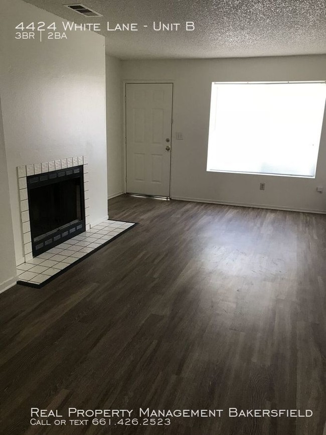 Building Photo - 4424 White Lane Unit B