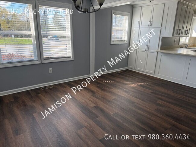 Building Photo - 1073 Rocky River Rd