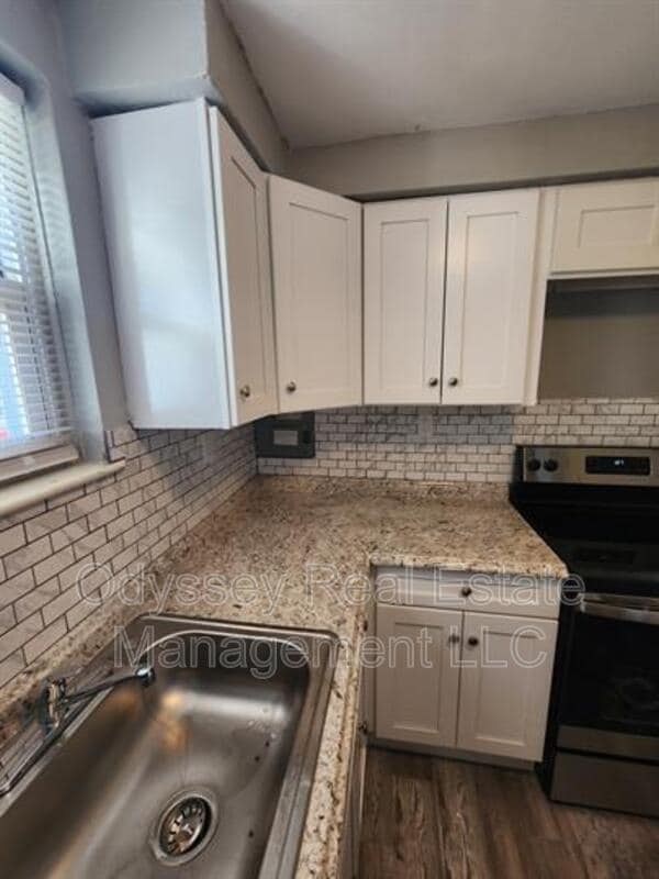 Primary Photo - 210 W Spencer Ave