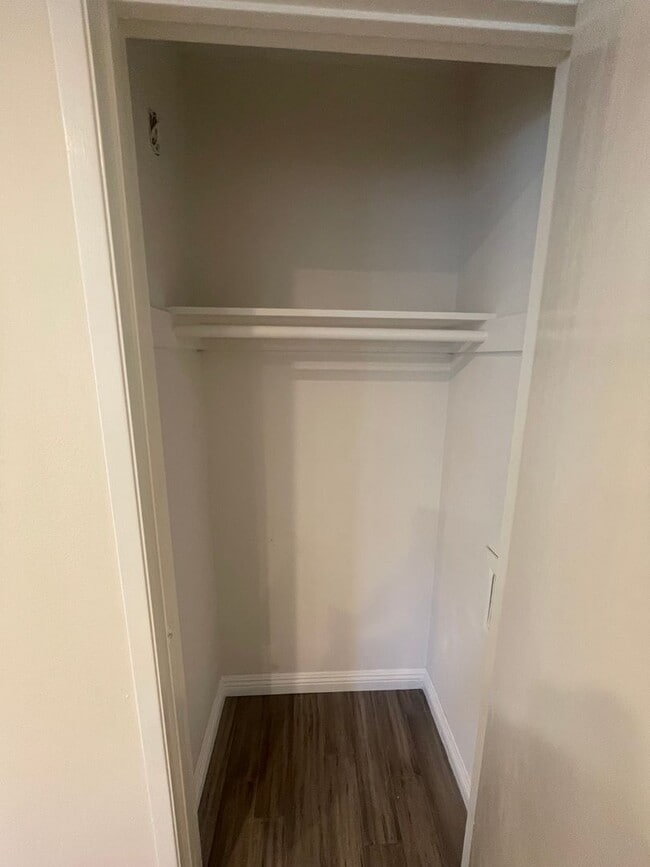 Building Photo - 3 Bed, 2 Bath Tanglewood For Rent- Single Story w/ Garage and AC!