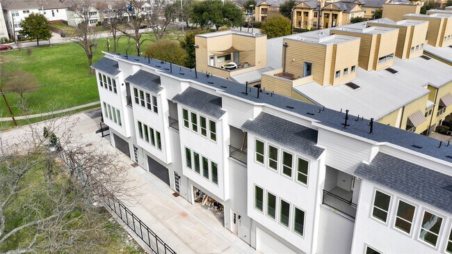 Foto del edificio - 2916 Cline St