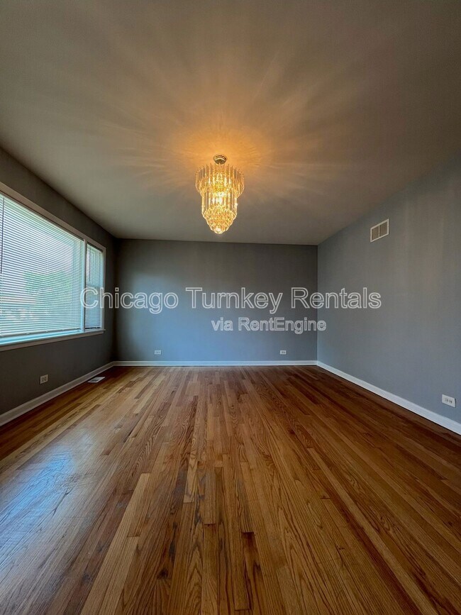 Foto del edificio - 1006 E 163rd Pl