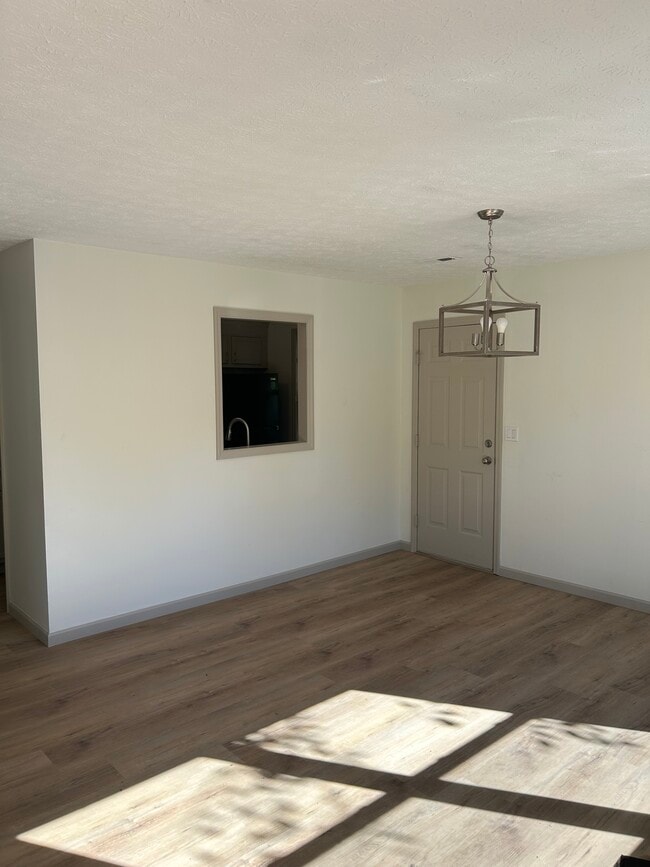 Foto del edificio - 722 Washburn Rd NW