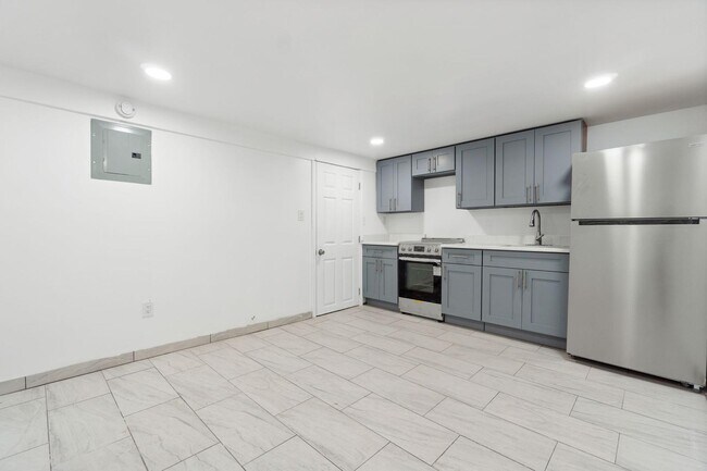 Foto del edificio - 130 Elmwood Ave